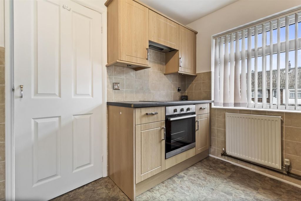 Property photo 3 of 16 22 Hurley Road_009.Jpg