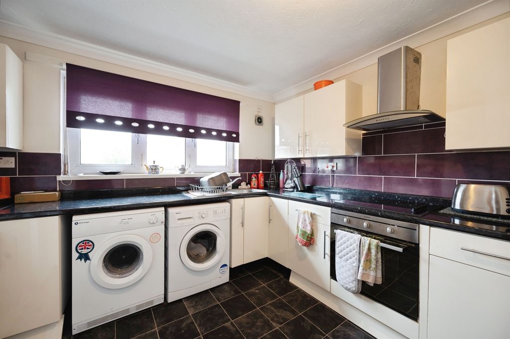 Property photo 3 of 16