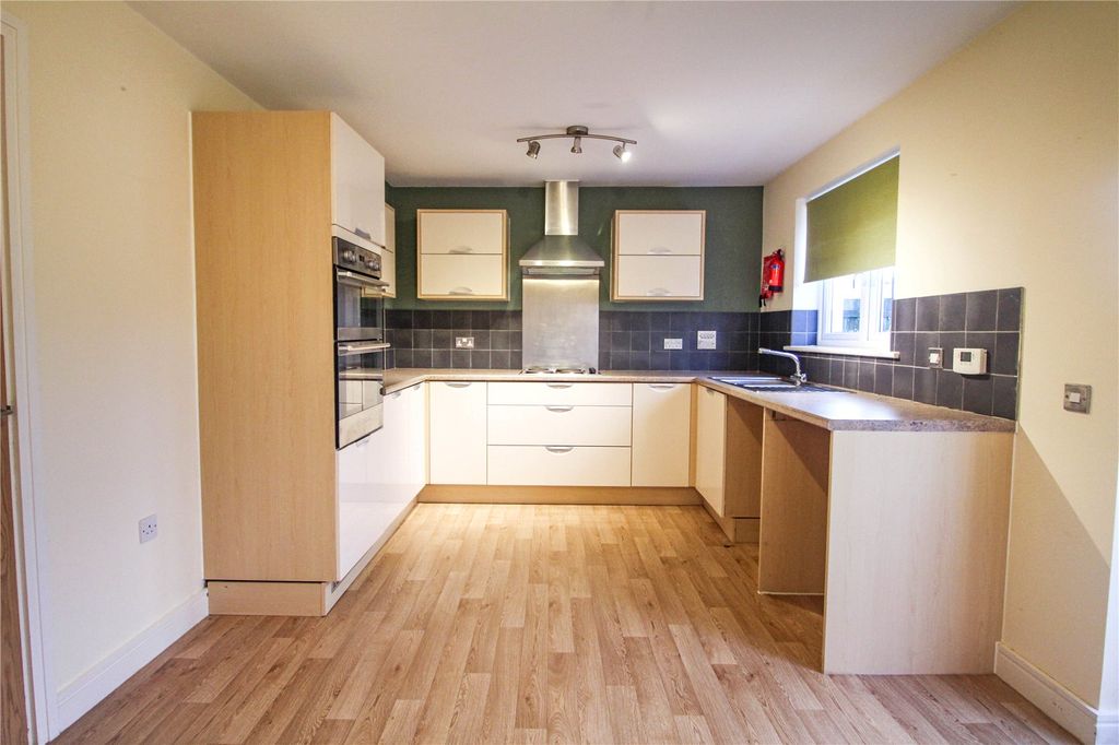 Property photo 2 of 10 Picture No. 17