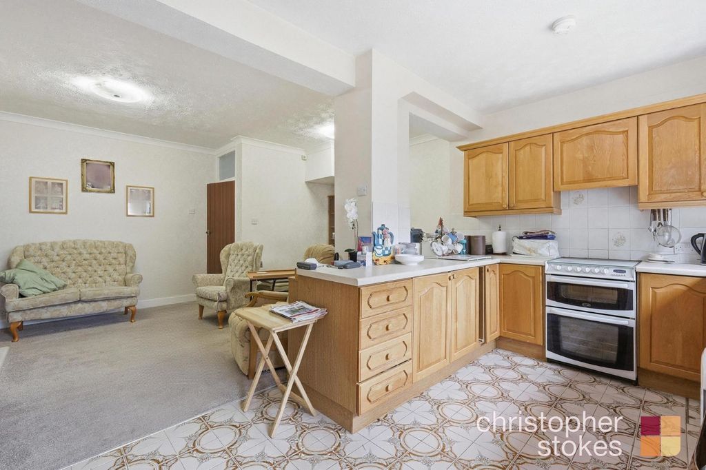 Property photo 3 of 14 3740894