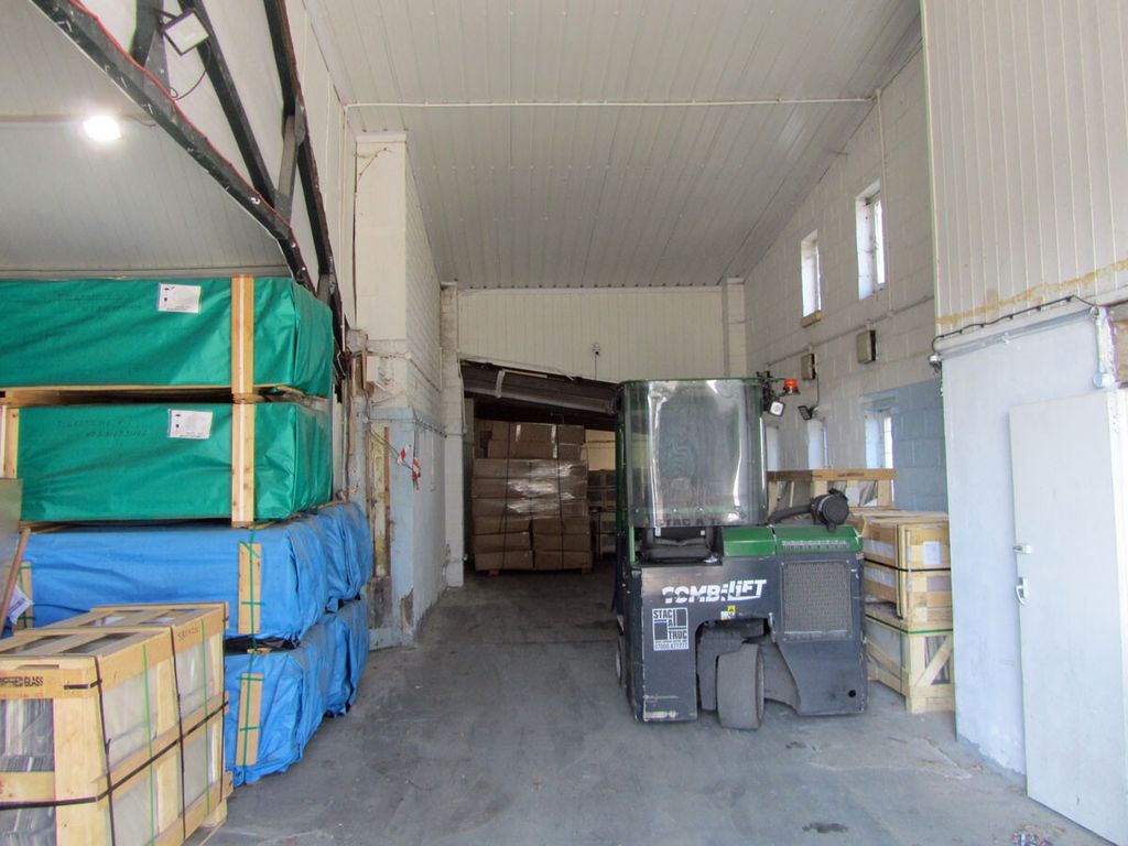 Property photo 3 of 6 The Strand Garage, Winchelsea