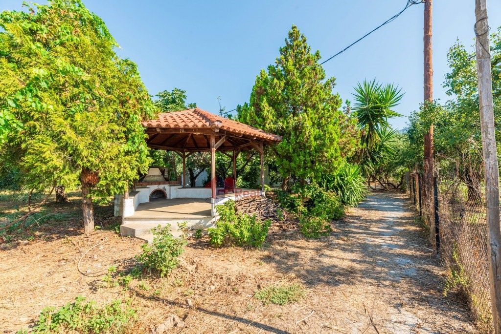 Property photo 1 of 32