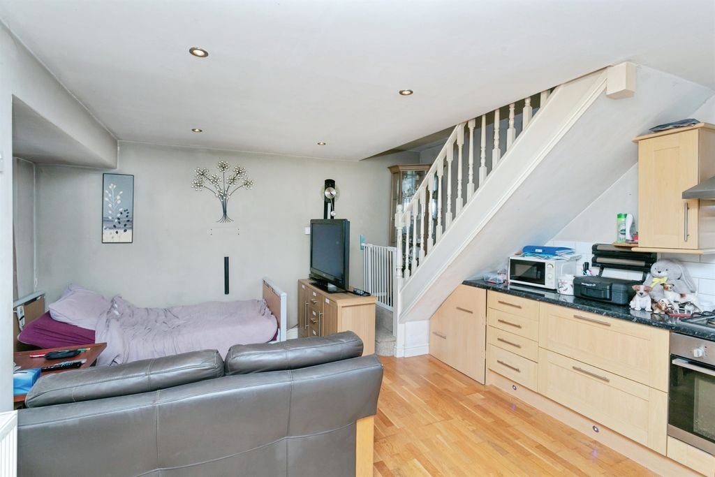 Property photo 2 of 13