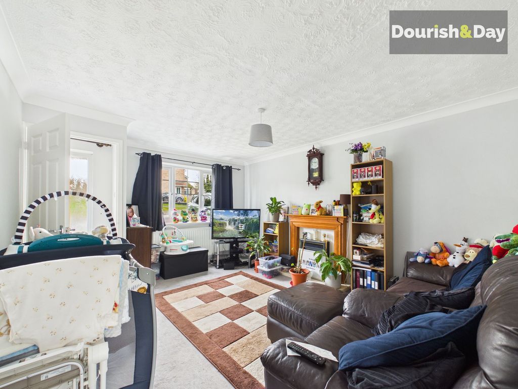 Property photo 2 of 12