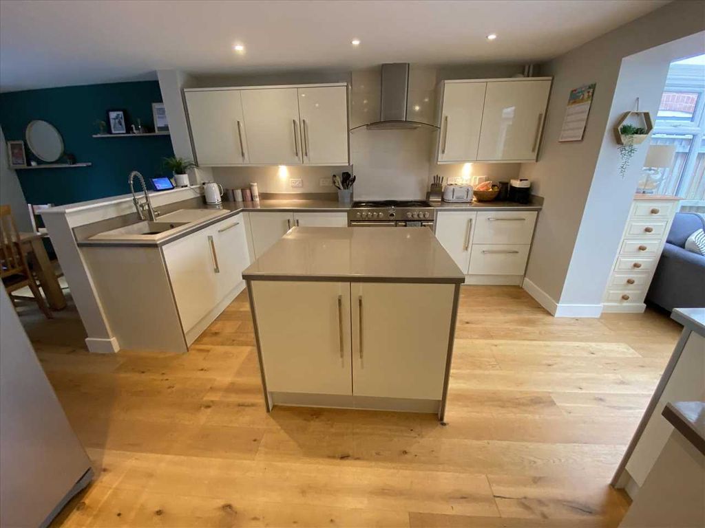 Property photo 3 of 21 Further Aspect: