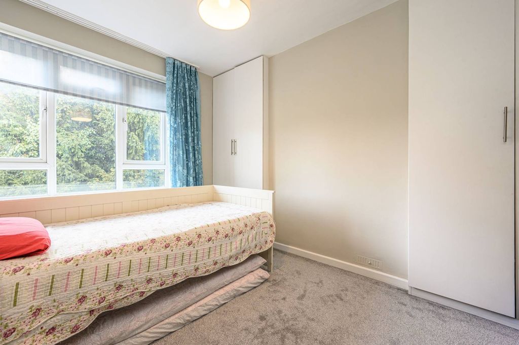 Property photo 3 of 7