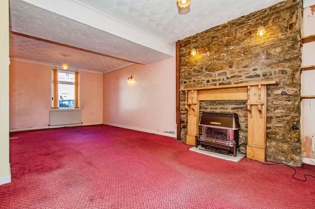Property photo 2 of 18 Photo