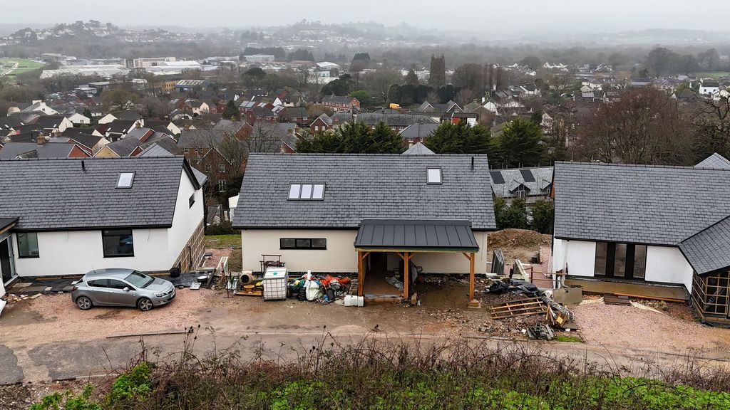 Property photo 2 of 6