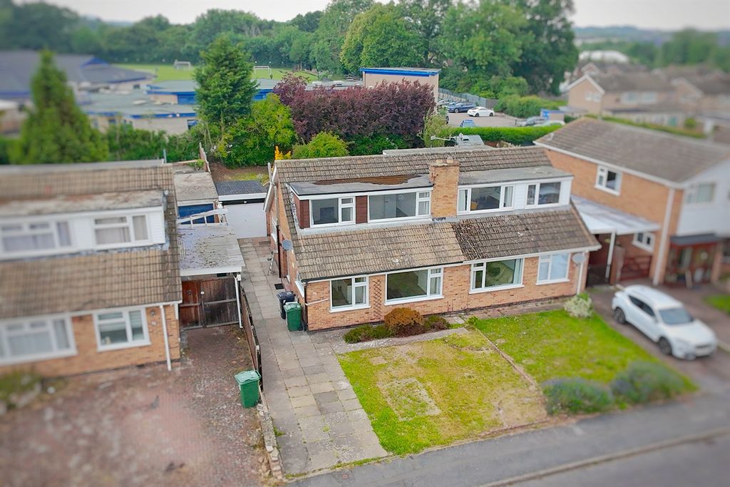 Property photo 1 of 29 Thirlmere Drive