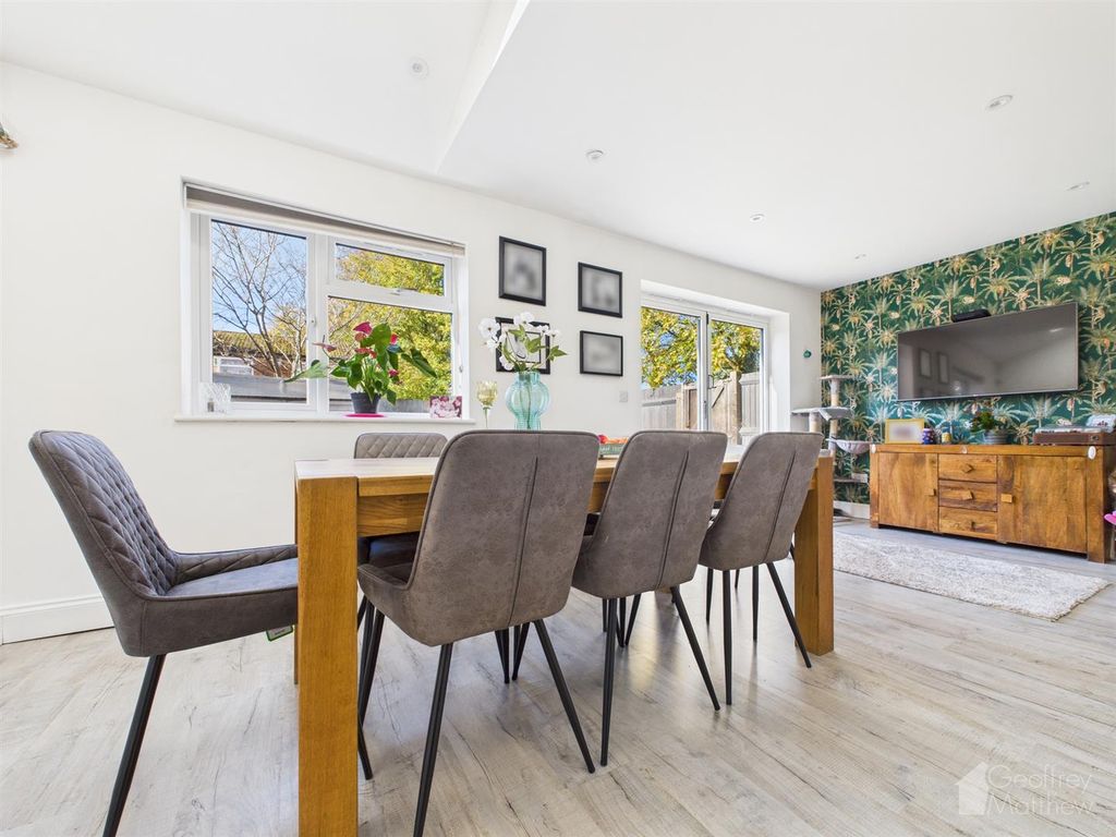 Property photo 2 of 21 Cam02365G0-Pr0376-Still010.Jpg