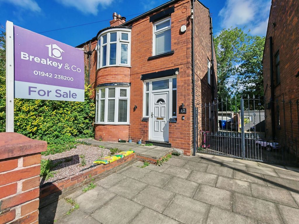 Property photo 1 of 18