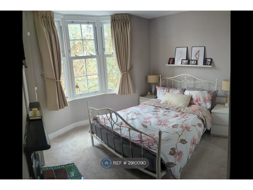 Property photo 3 of 9 Rear Double Bedroom
