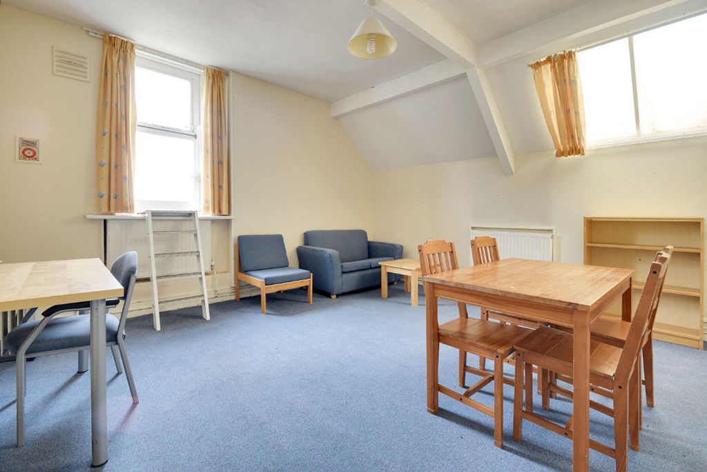 Property photo 3 of 9 Living Diner