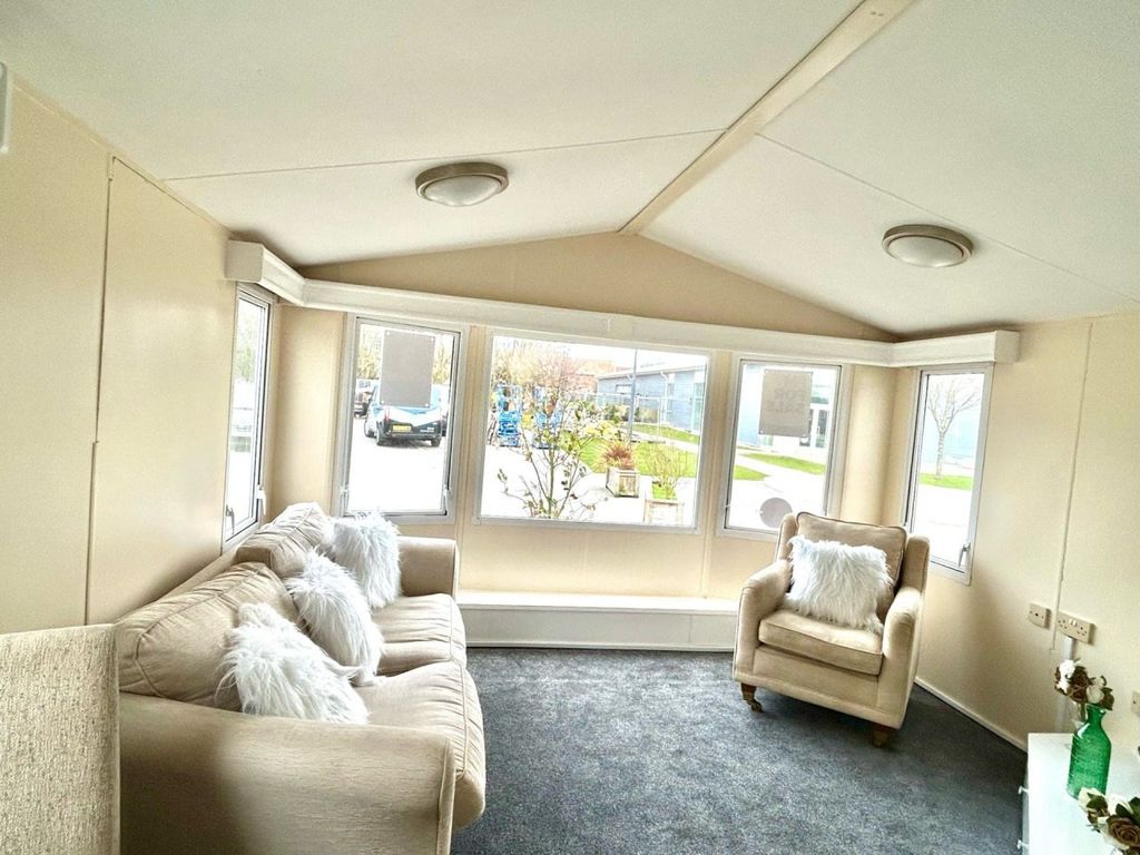 Property photo 1 of 6 Car0021806 - Static Caravan