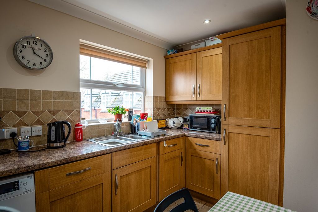 Property photo 3 of 21