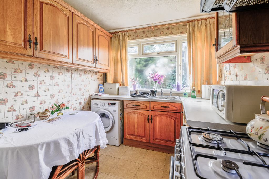 Property photo 2 of 24 Kitchen