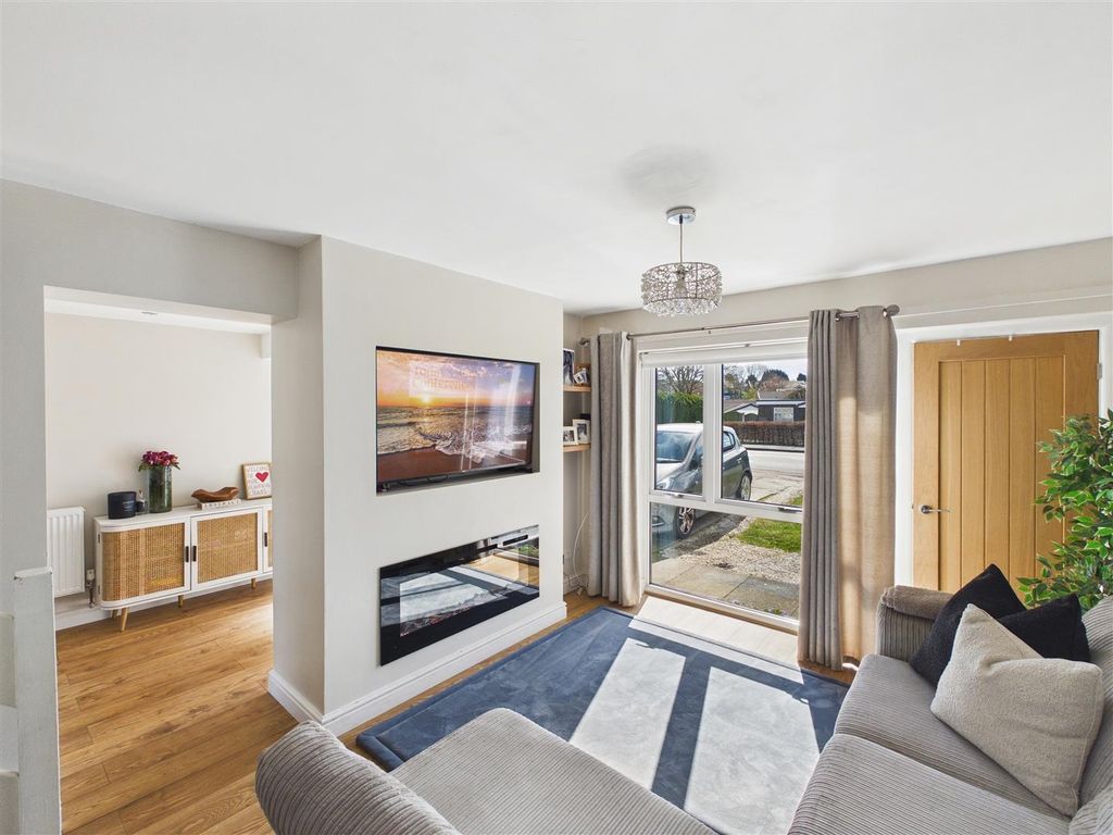 Property photo 3 of 18 Cam05476G0-Pr0163-Still008.Jpg