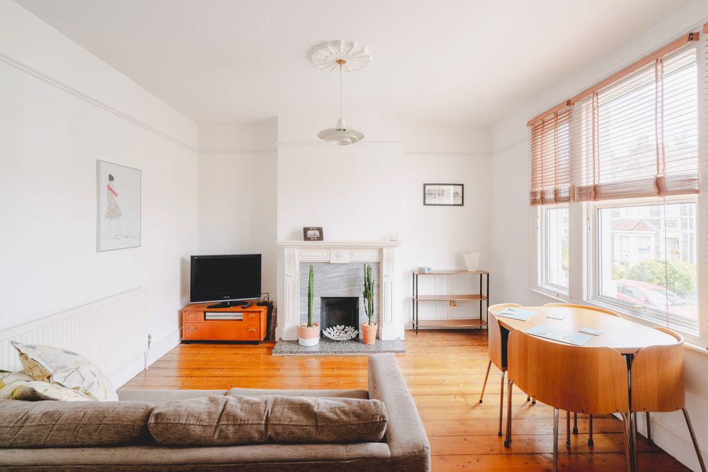 Property photo 1 of 12 11