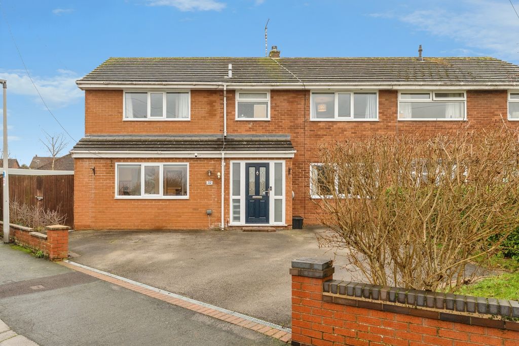 Property photo 1 of 32 Front