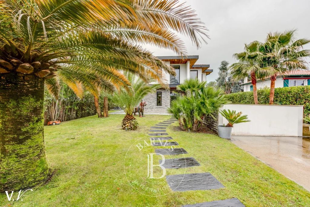 Property photo 3 of 28