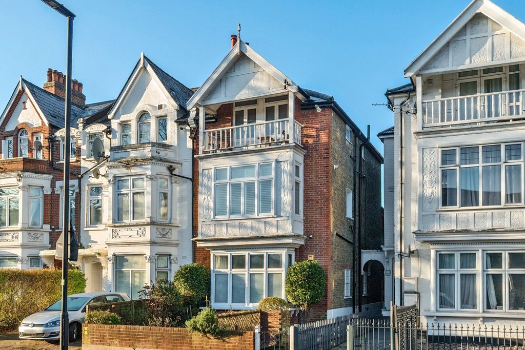 Property photo 2 of 12 Picture No. 10