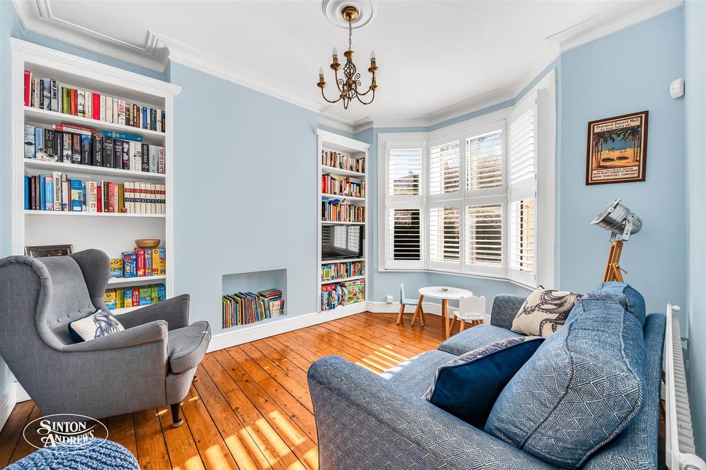 Property photo 2 of 12 54 Green Avenue-3.Jpg