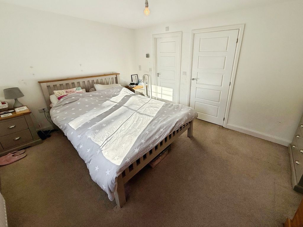 Property photo 2 of 16 Bedroom 1