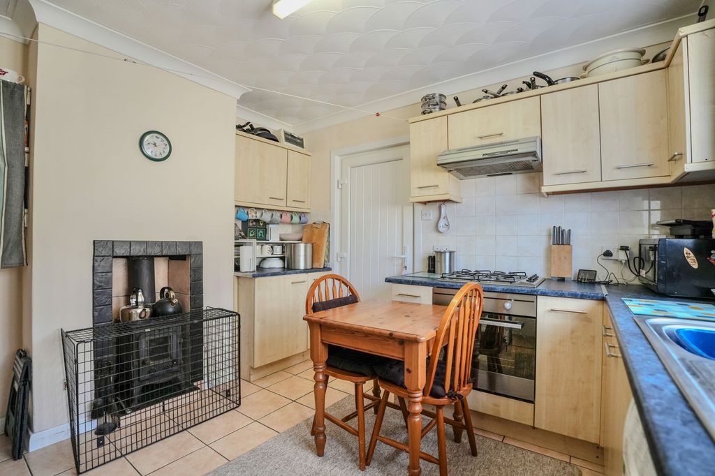 Property photo 3 of 19