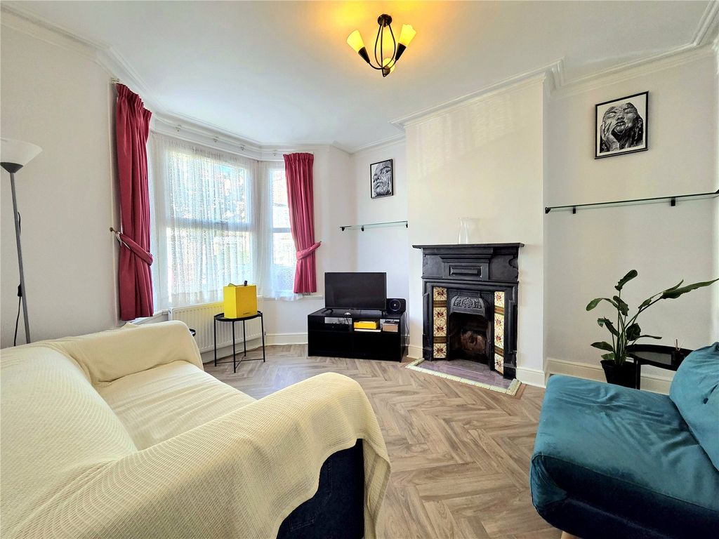 Property photo 2 of 30 Picture No. 02