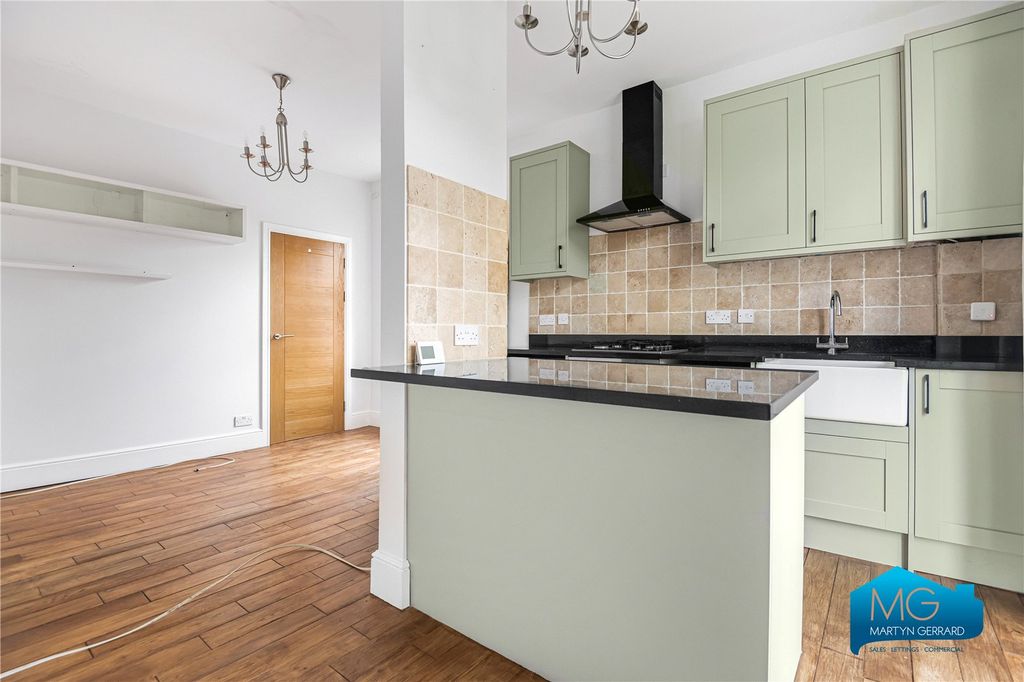 Property photo 2 of 19 Picture No. 28