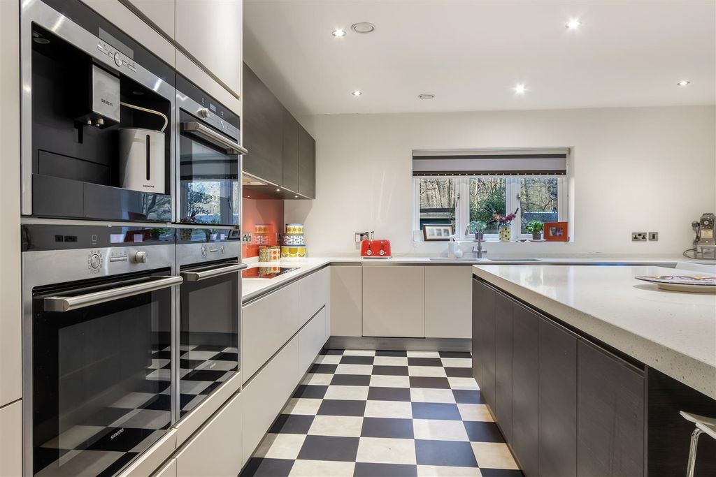 Property photo 3 of 25 Img_2469.Jpg