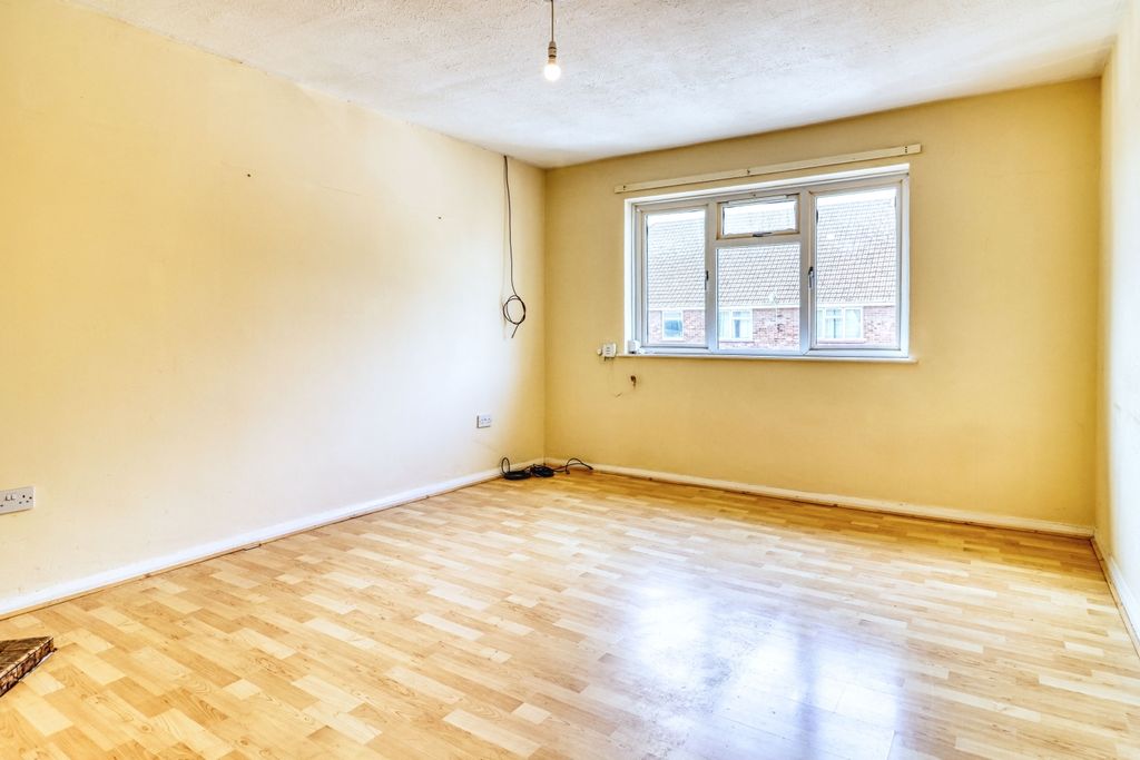 Property photo 2 of 10 Living Room