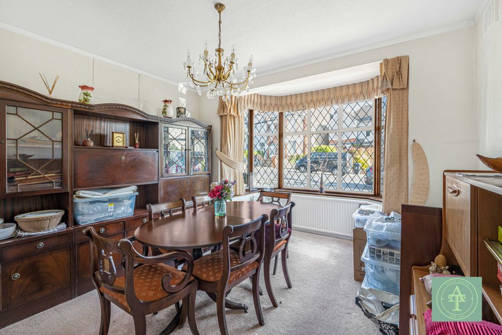 Property photo 3 of 19 Gallery