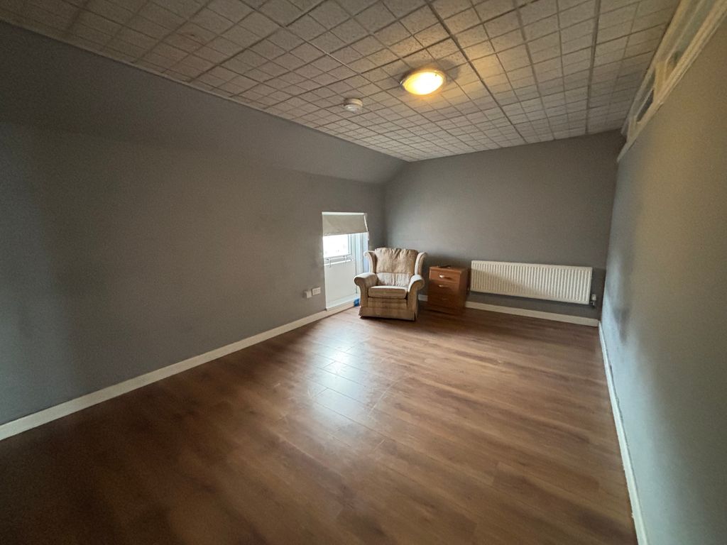 Property photo 3 of 6 Double Bedroom 