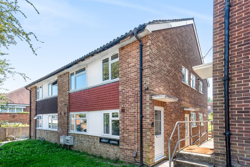 Property photo 1 of 8 External