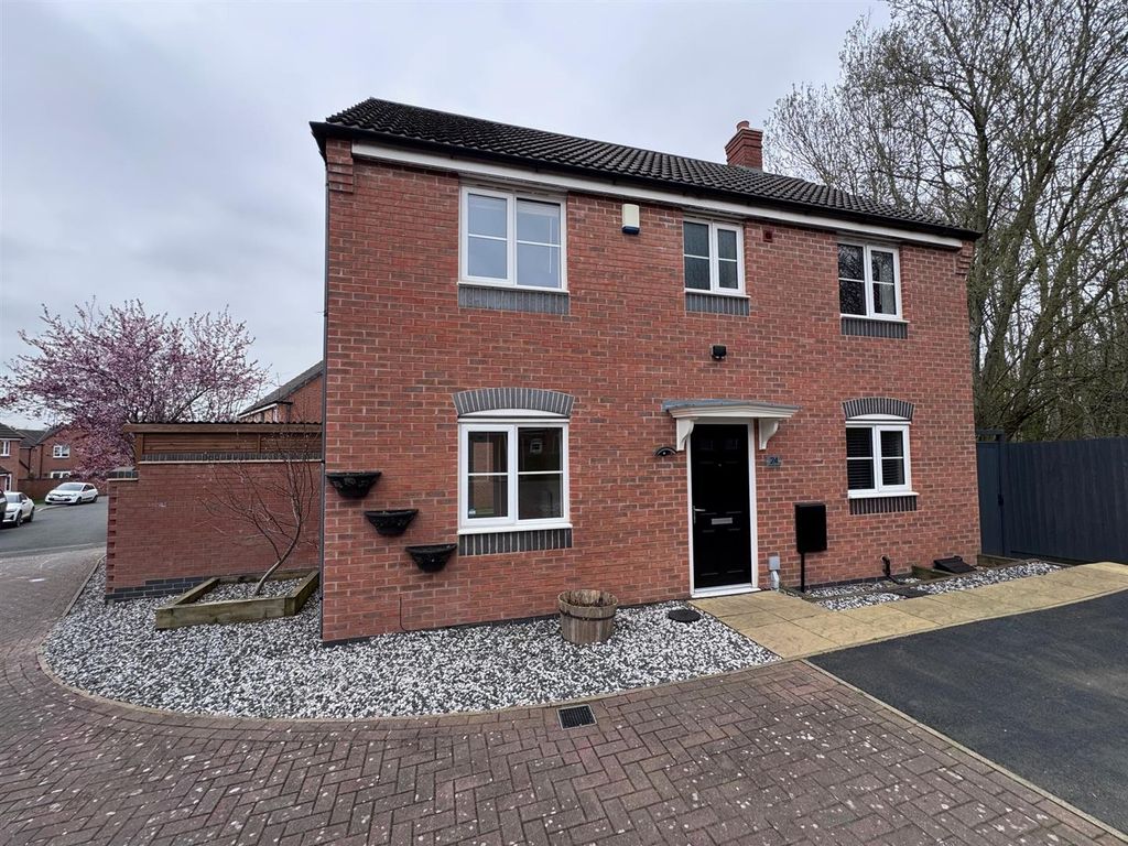 Property photo 1 of 18 Front External