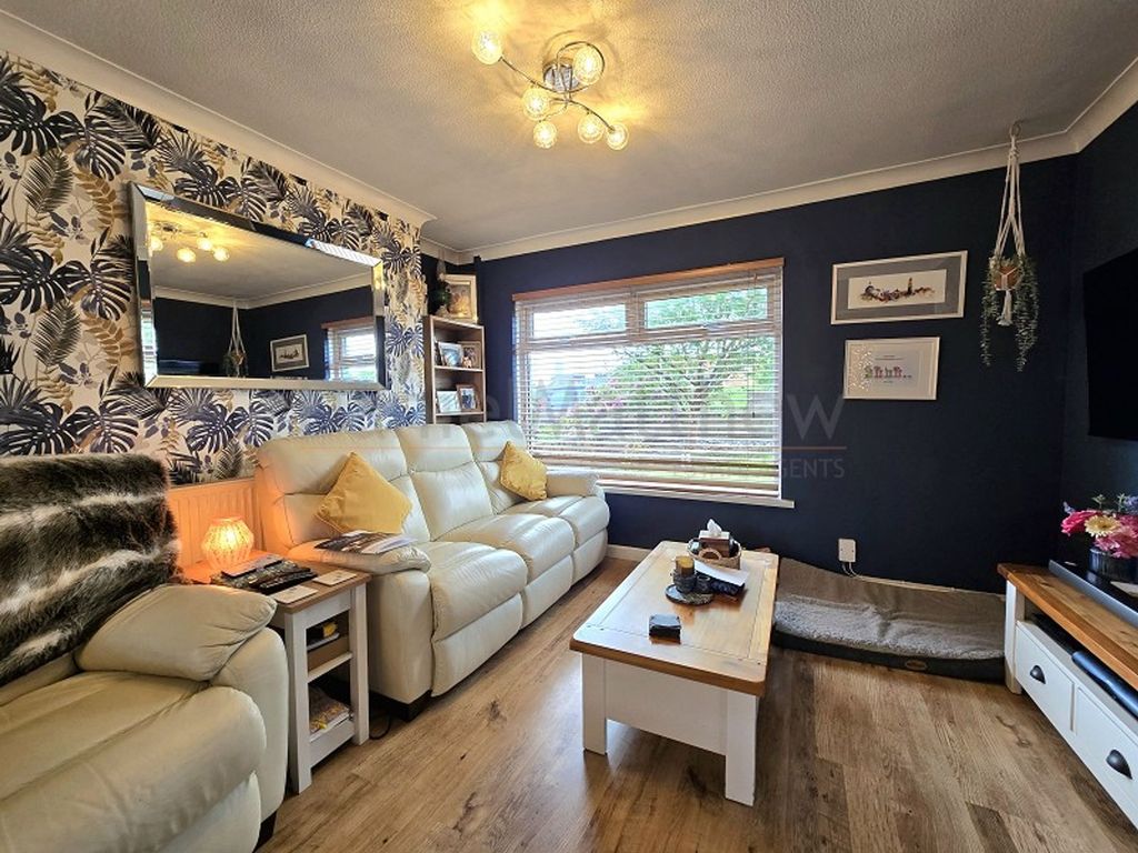 Property photo 2 of 20 Lounge