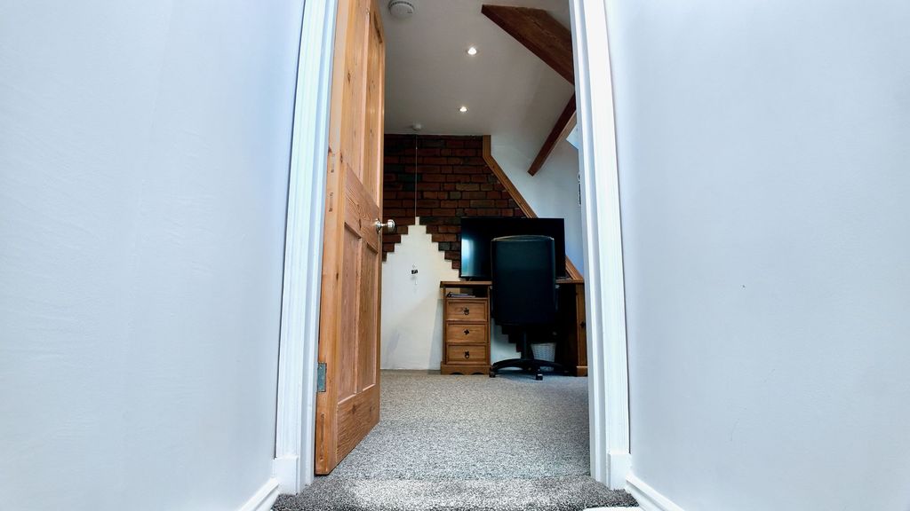 Additional image 34 of 4 bed semi-detached house for saleThe Crescent, Ebbw Vale NP23