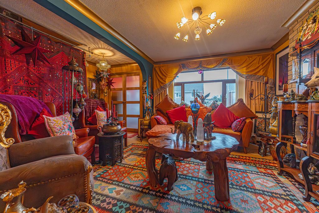 Property photo 1 of 34