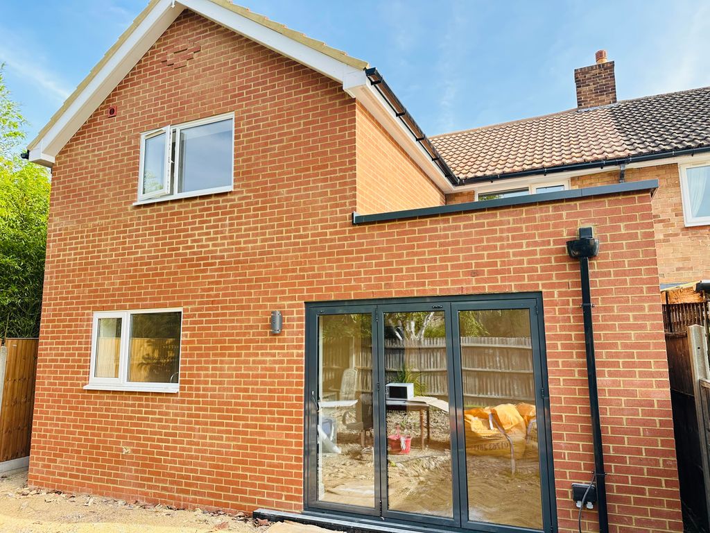 Property photo 3 of 34