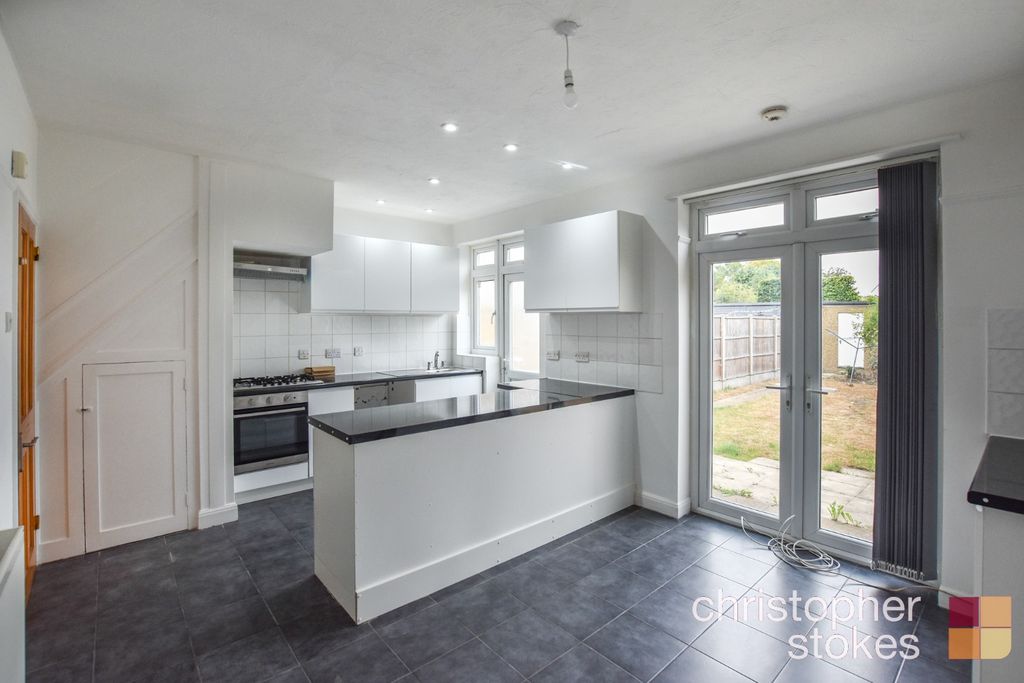 Property photo 3 of 16 4494802