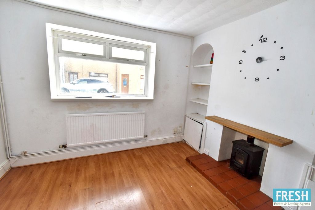 Property photo 3 of 21