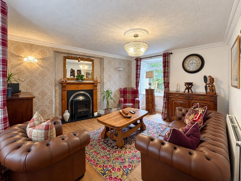 Property photo 3 of 38