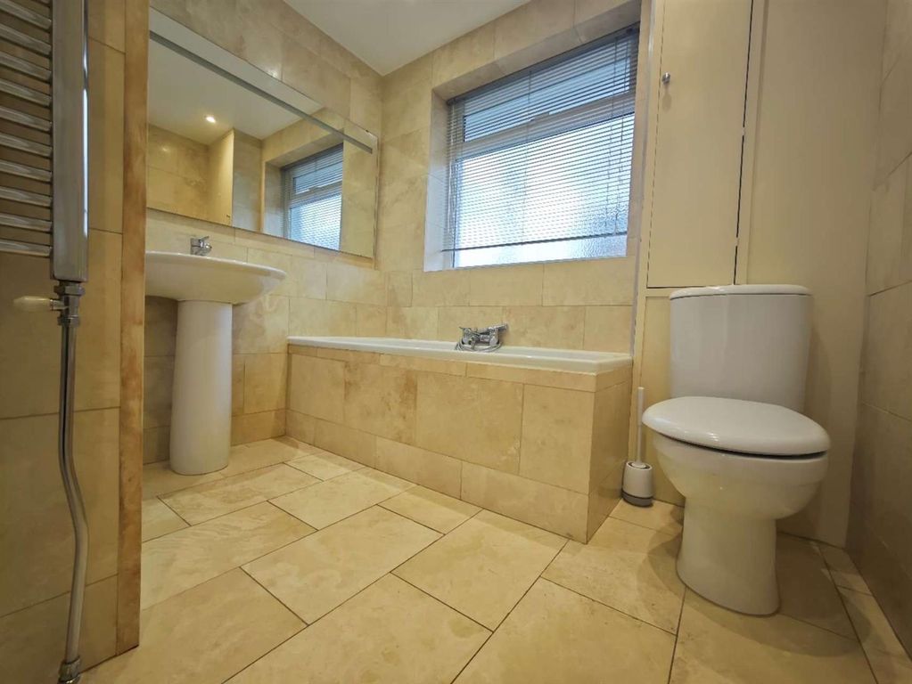 Property photo 3 of 10 Bathroom Upstairs.Jpeg