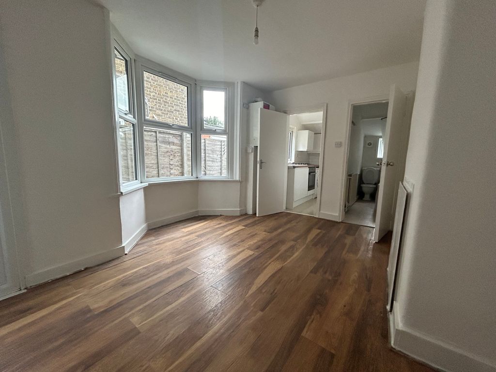Property photo 3 of 8 Img_6902