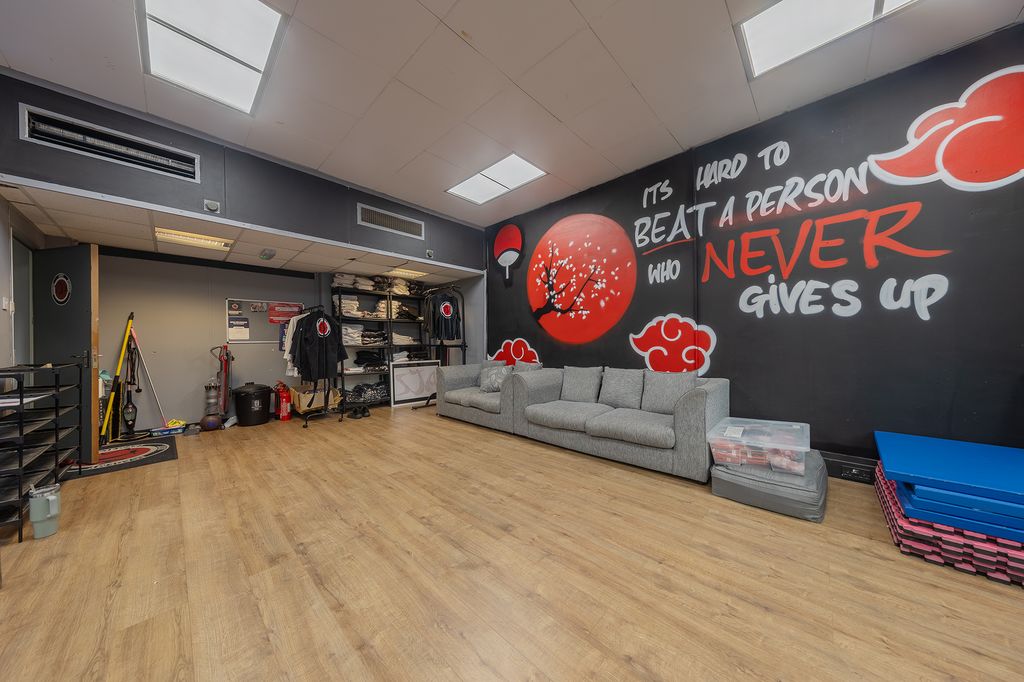 Property photo 2 of 59