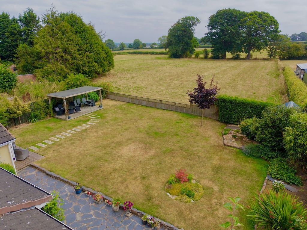 Property photo 2 of 37