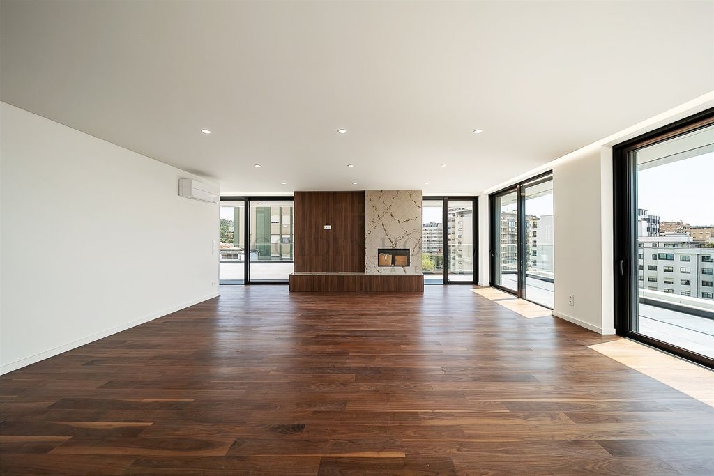 Property photo 3 of 66