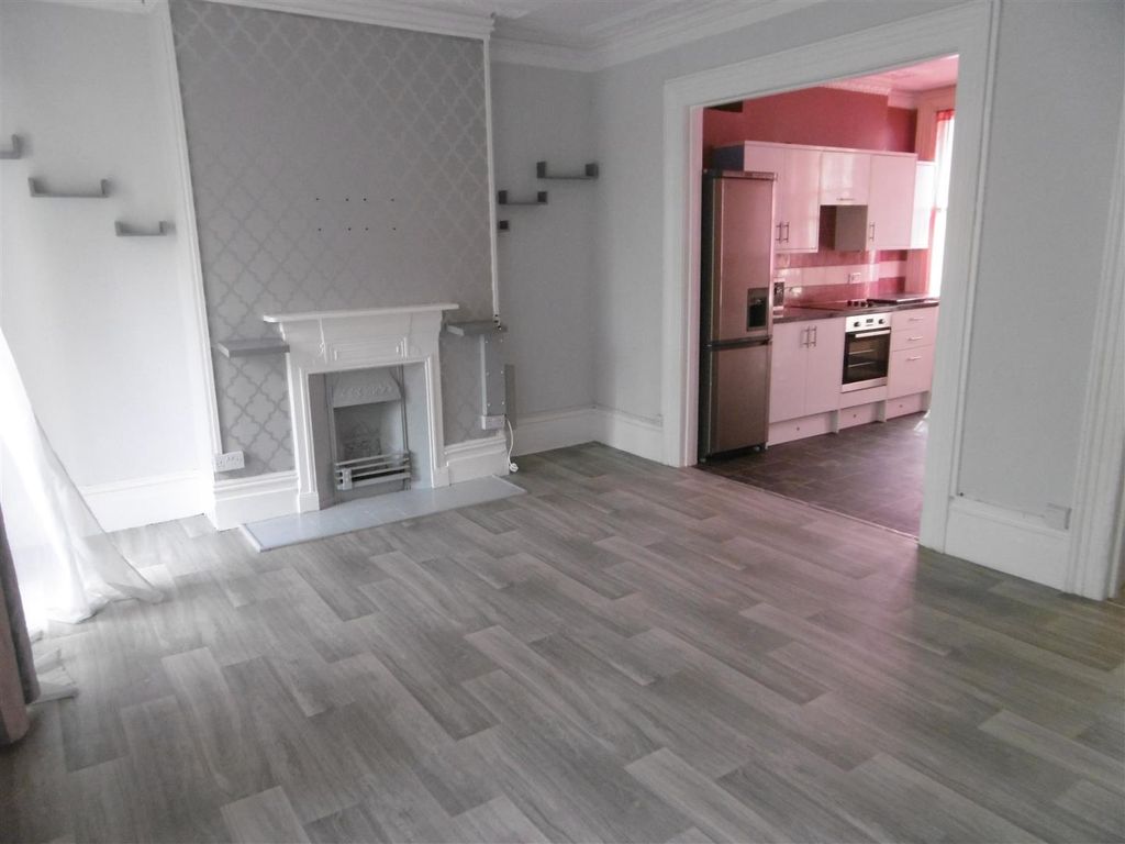 Property photo 3 of 10 P1020050.Jpg