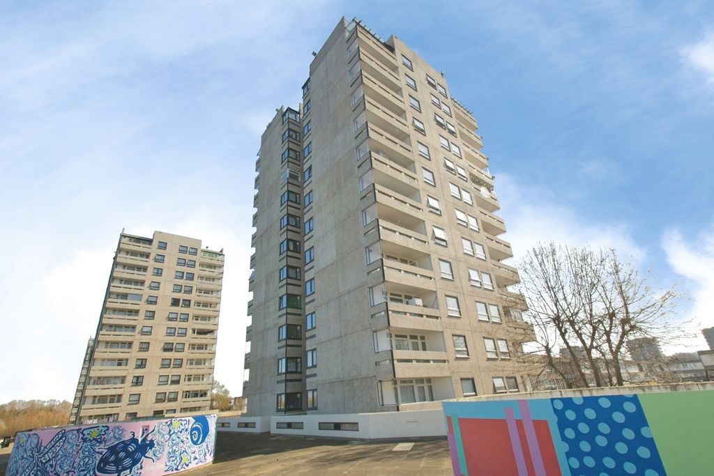 Property photo 1 of 17 Pbox-Img.Jpg